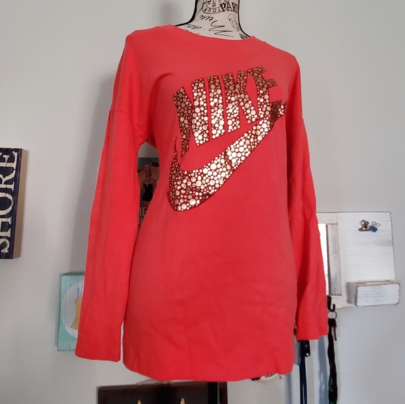 Nike Tops - NIKE WOMEN'S SIZE SMALL RALLY METALLIC FLEECE TOP
